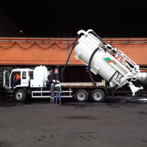 Industrial Wet and Dry Suction Vacuum Truck  Guzzler Truck Vacuum Excavator