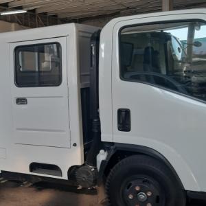 All or Front Wheel Drive 6 x 6 or 4 x 4 Double Cabin Truck 