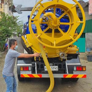 Sewer Sewage Suction Siphoning Vacuum Apache Truck Vehicle with hose reel 